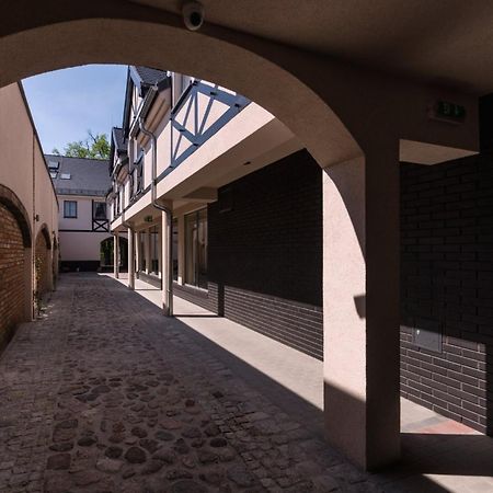 Gosciniec Kasztel U Gostla Hotel Murowana Goślina Exterior foto