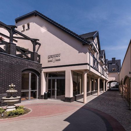 Gosciniec Kasztel U Gostla Hotel Murowana Goślina Exterior foto