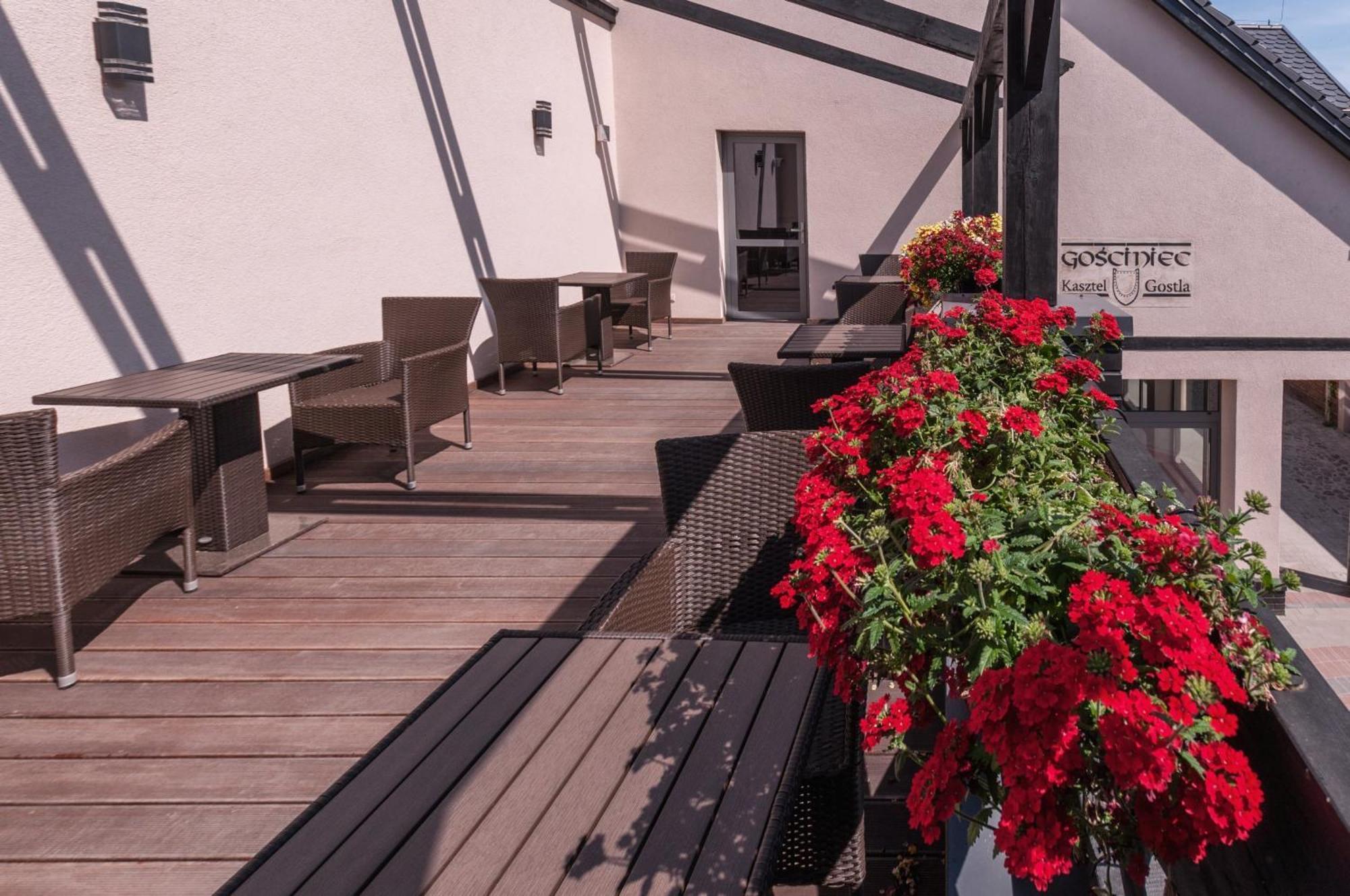 Gosciniec Kasztel U Gostla Hotel Murowana Goślina Exterior foto